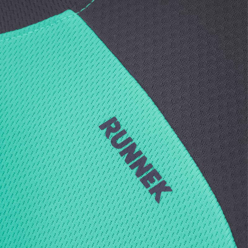 Camiseta Tecnica Runnek Mujer Limit Agua Marina Detalle