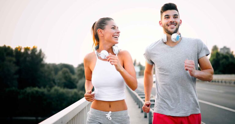 Runnek Pareja Corriendo